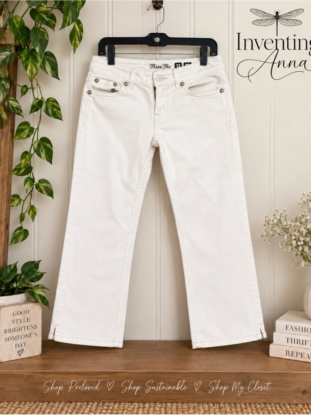 Miss Me White Capri Jeans Embellished Floral Pocket Women’s Size 31
